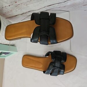 NWT Truffe Collection Widw Fit Flats Mules Size 8